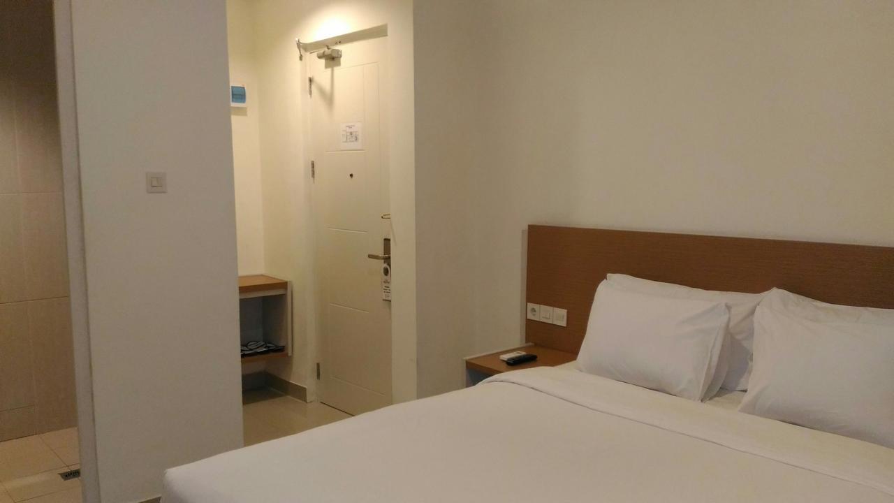 Big Fish Hotel Manado Ngoại thất bức ảnh