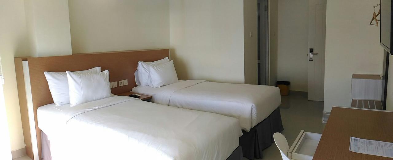 Big Fish Hotel Manado Ngoại thất bức ảnh