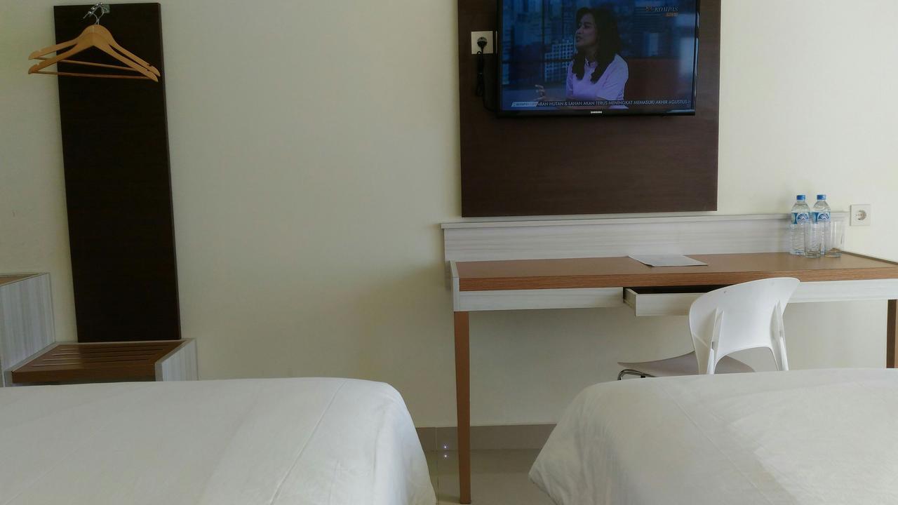 Big Fish Hotel Manado Ngoại thất bức ảnh