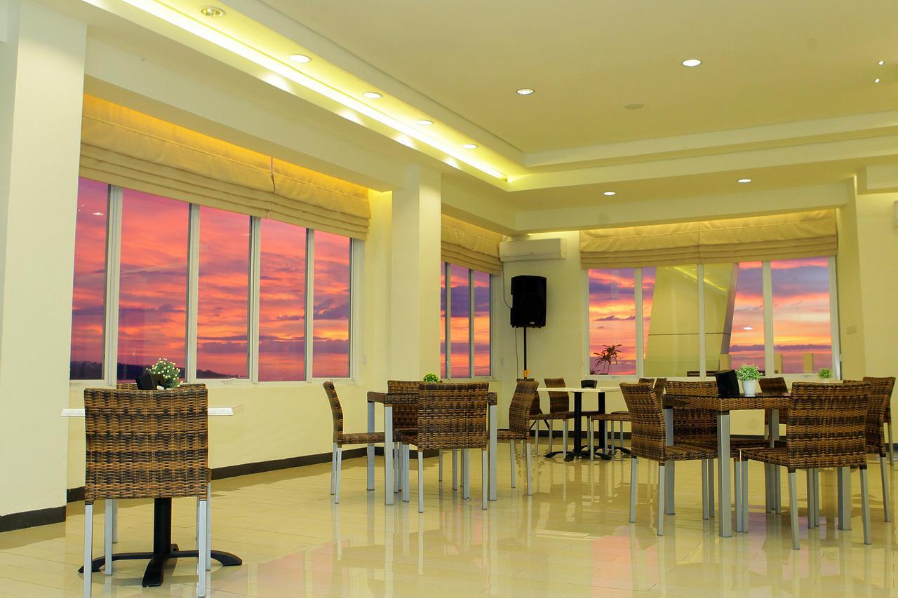 Big Fish Hotel Manado Ngoại thất bức ảnh