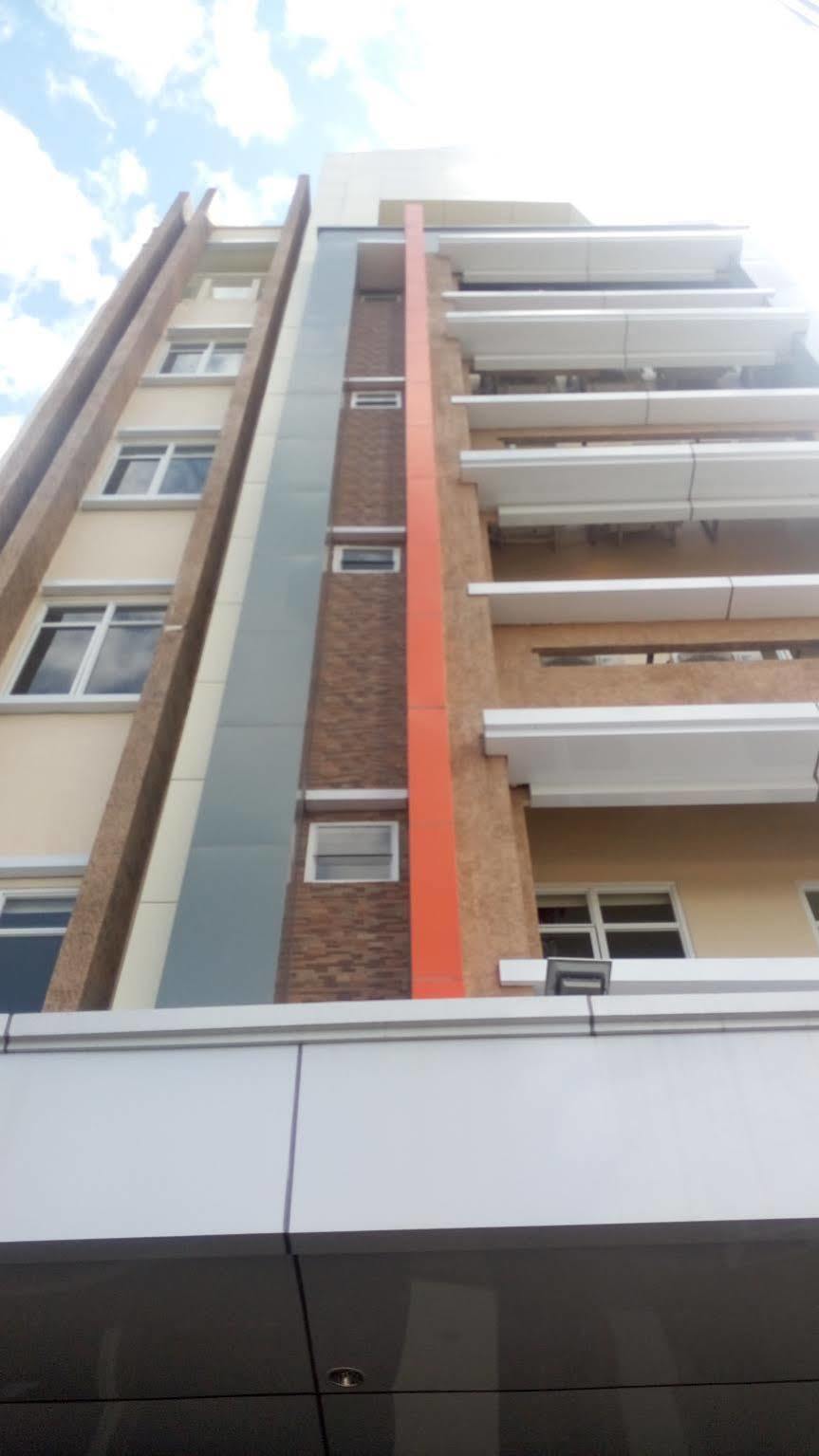 Big Fish Hotel Manado Ngoại thất bức ảnh