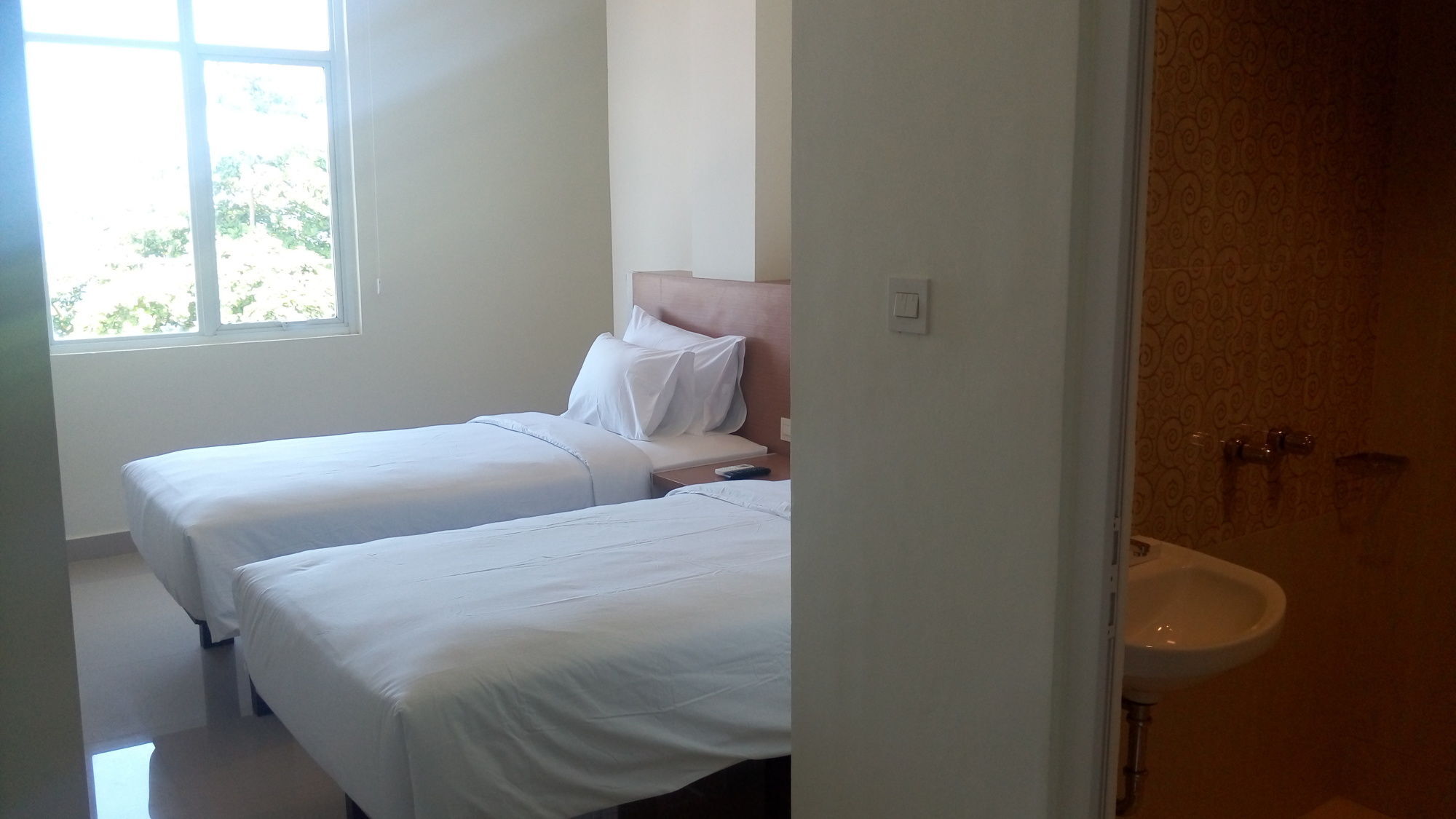 Big Fish Hotel Manado Ngoại thất bức ảnh